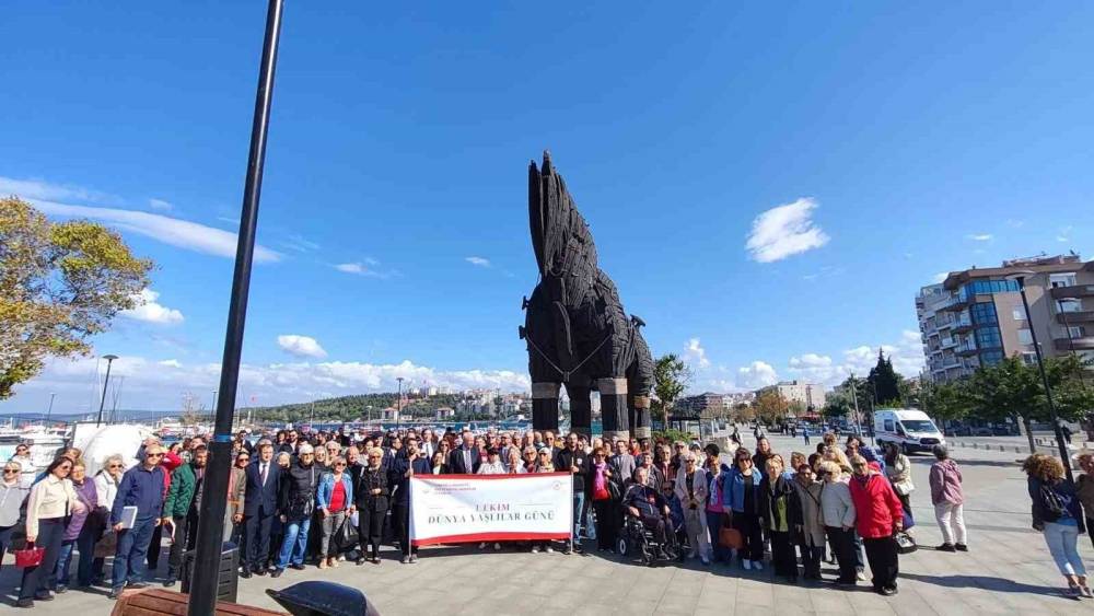 &Ccedil;anakkale&rsquo;de 1 Ekim D&uuml;nya Yaşlılar G&uuml;n&uuml; kutlandı
