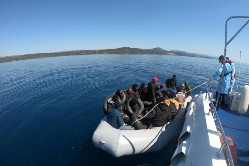 Çanakkale’de yakalanan 100 düzensiz göçmen ülkesine gönderildi
