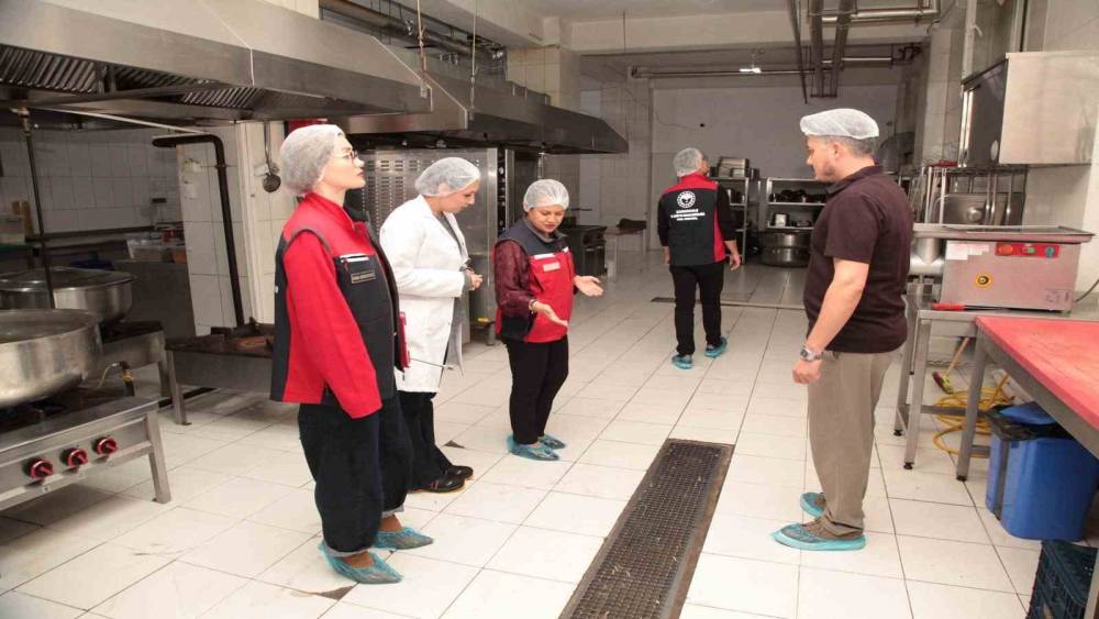 &Ccedil;anakkale&rsquo;de KYK yurt yemekhanelerine eş zamanlı denetim
