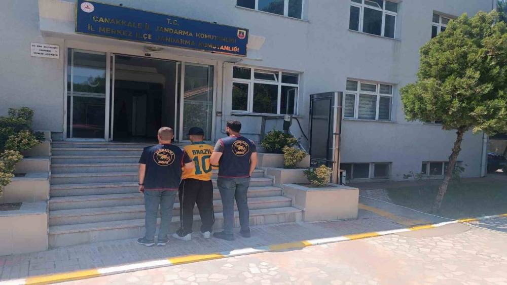 &Ccedil;anakkale&rsquo;de jandarma ekiplerince &ccedil;eşitli su&ccedil;lardan aranan 83 ş&uuml;pheli yakalandı
