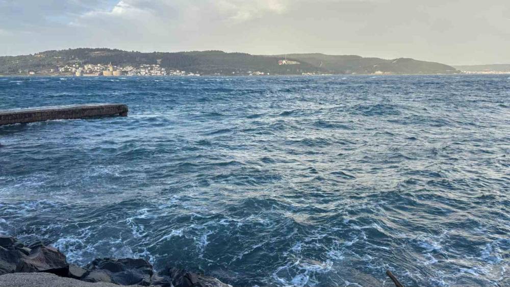 &Ccedil;anakkale boğaz hattında feribot seferleri yeniden başladı
