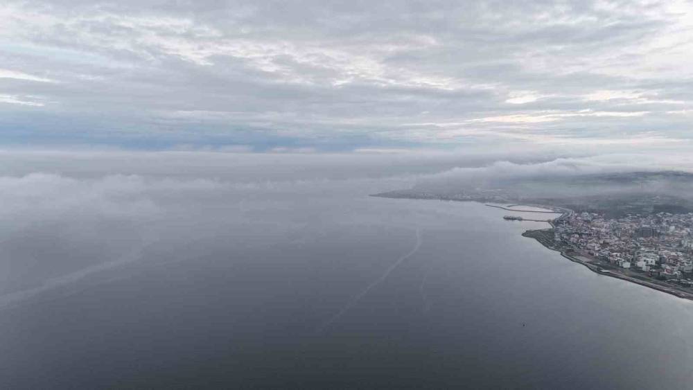 &Ccedil;anakkale Boğazı sis nedeniyle transit gemi ge&ccedil;işlerine kapatıldı
