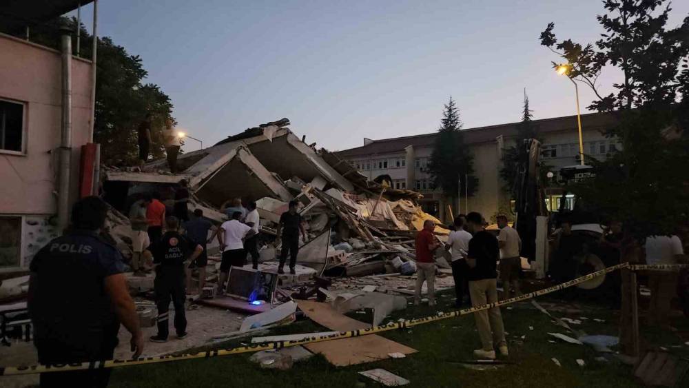 Balıkesir Sındırgı depreminde son durum
