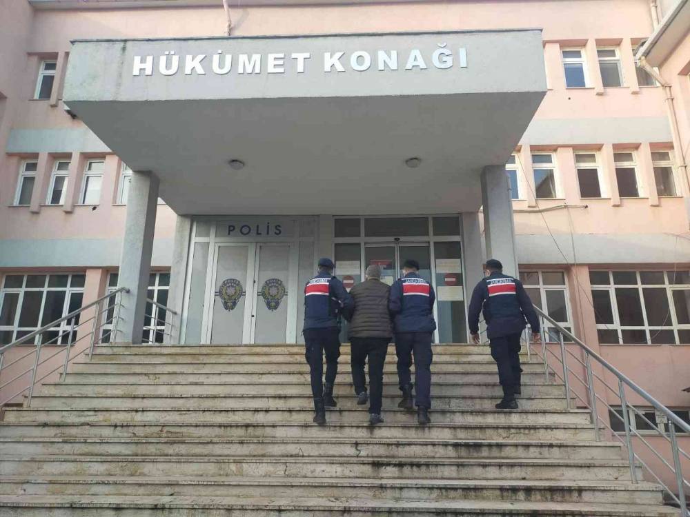 15 suçtan aranan cezaevi firarisi Çanakkale’de yakalandı
