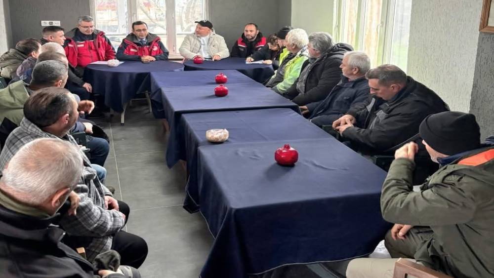 Kepez&rsquo;de yaşanan yoğun yağışlar nedeniyle mağduriyet yaşayan balık&ccedil;ılarla bir araya gelindi
