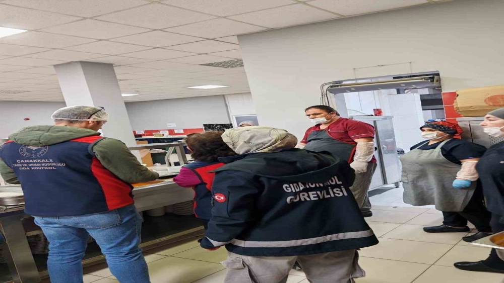 &Ccedil;anakkale&rsquo;de yurt yemekhanelerine eş zamanlı denetim
