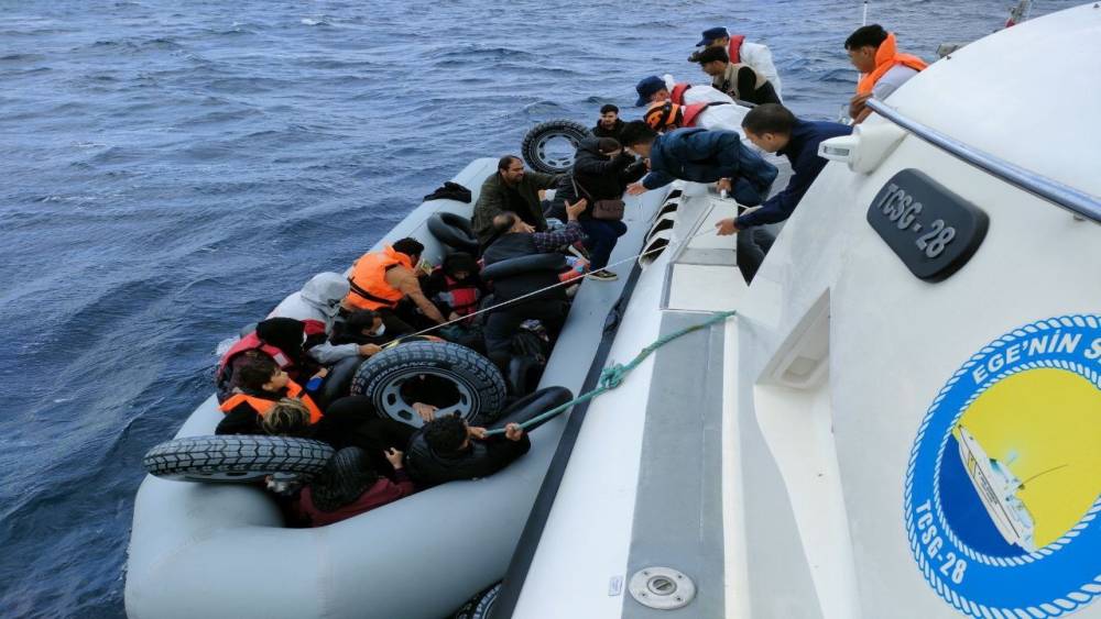 Ayvacık açıklarında 38 kaçak göçmen yakalandı
