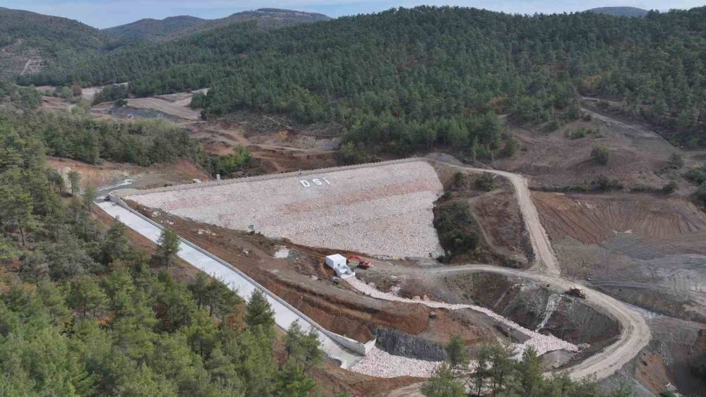 Yaykın Göleti 464 bin 909 metreküp su kapasitesiyle 700 dekar tarım arazisini suyla buluşturacak
