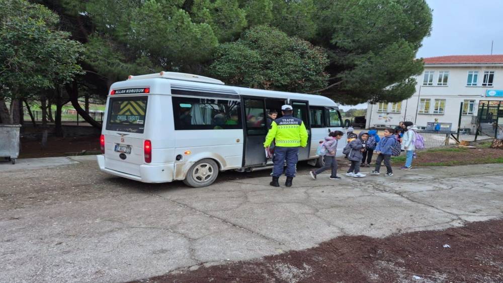 &Ccedil;anakkale&rsquo;de okul servislerine denetim
