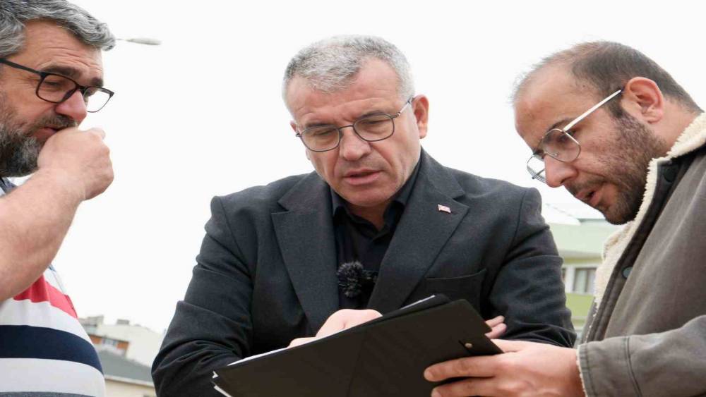 Karabiga&rsquo;nın kalbinde yenileme &ccedil;alışmaları başladı
