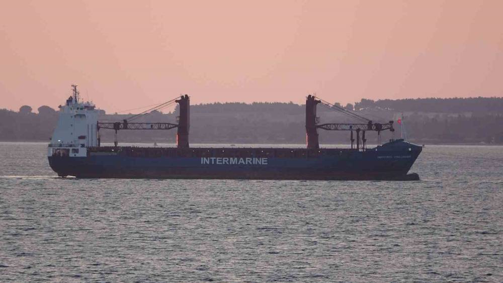 Çanakkale Boğazı’ndan geçen yük gemisinde yangın çıktı
