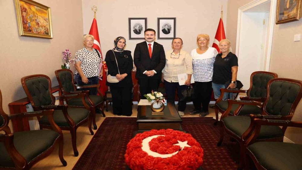 Kaymakam Osman Acar Halk G&uuml;n&uuml;&rsquo;nde vatandaşlarla buluştu
