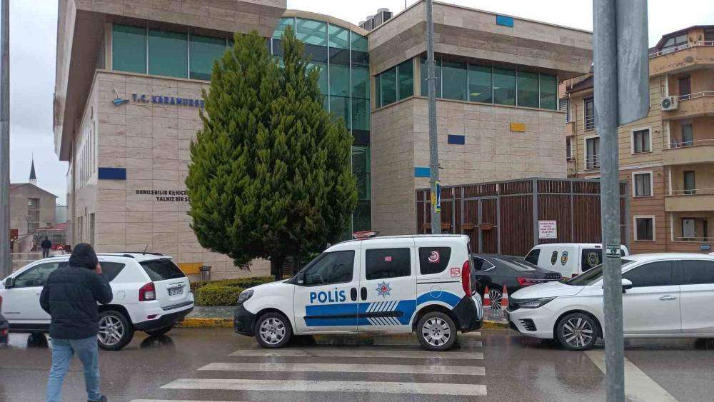 Karamürsel Belediyesi’nde dehşet anları: 2 yaralı
