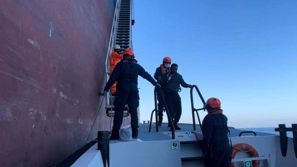 Bozcaada açıklarında tankerde elinden yaralanan personelin tıbbi tahliyesi gerçekleştirildi
