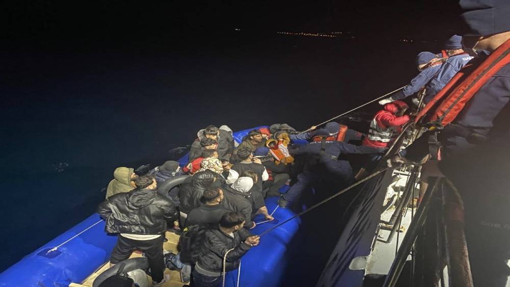 Ayvacık açıklarında 46 kaçak göçmen yakalandı
