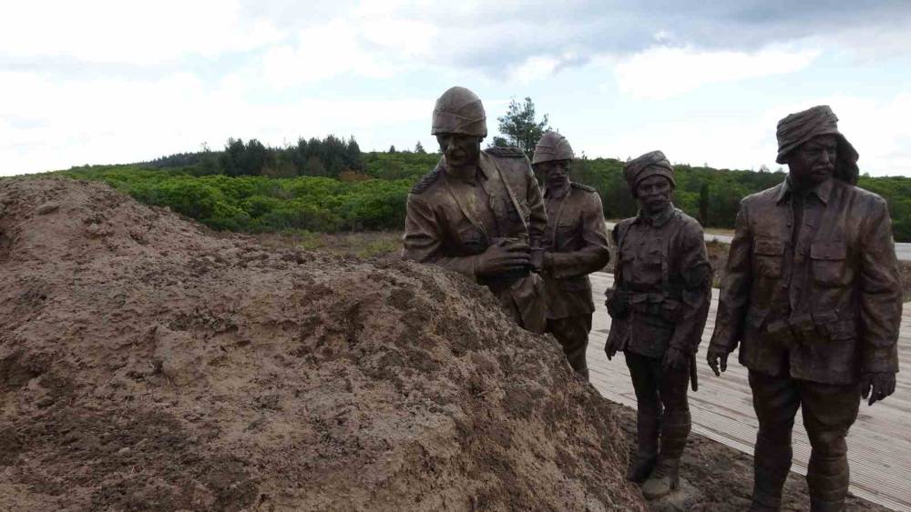 111 yıl &ouml;nce Atat&uuml;rk&rsquo;&uuml;n o tarihi fotoğrafının &ccedil;ekildiği alan tarihe tanıklı ediyor
