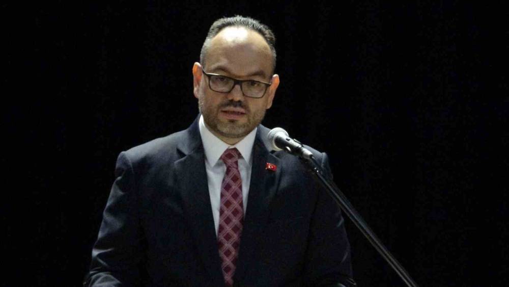 İletişim Başkan Yardımcısı Şahin: "Toplumların sağlıklı kararlar alabilmesi ve doğru y&ouml;nlendirilebilmesi i&ccedil;in g&uuml;venilir bilginin zamanında ve eksiksiz bi&ccedil;imde aktarılması elzemdir"
