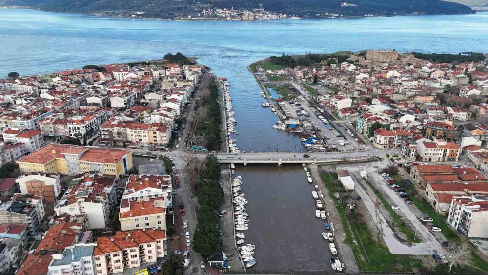 &Ccedil;anakkale&rsquo;nin bilinen tarihi değişiyor: Yeni araştırma şehrin ge&ccedil;mişini 150 yıl geriye g&ouml;t&uuml;rd&uuml;
