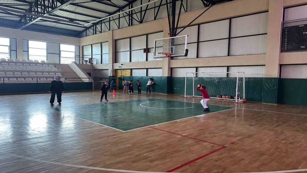 Ayvacık&rsquo;ta spor kurslarına yoğun ilgi
