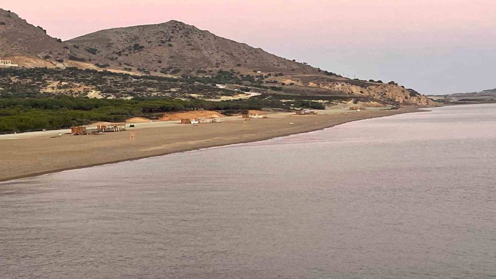 Güneşin en son battığı yere 10 bin kişilik plaj yapıldı
