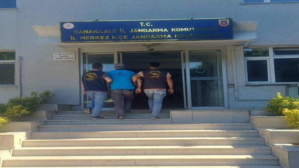 &Ccedil;anakkale&rsquo;de farklı su&ccedil;lardan aranan 10 ş&uuml;pheli tutuklandı
