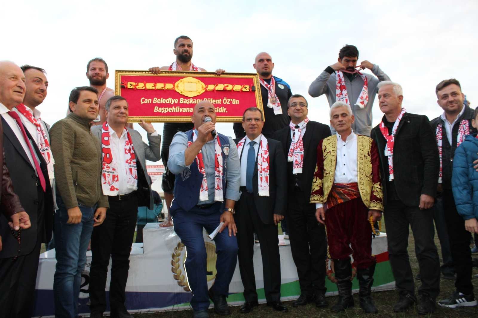 Çan Belediyesi yağlı pehlivan güreşlerini Fatih Atlı kazandı
