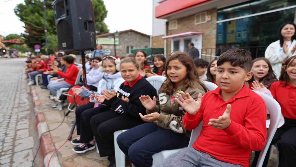 G&ouml;k&ccedil;eada&rsquo;nın kurtuluşunun 103&rsquo;&uuml;nc&uuml; yıl d&ouml;n&uuml;m&uuml; kutlandı
