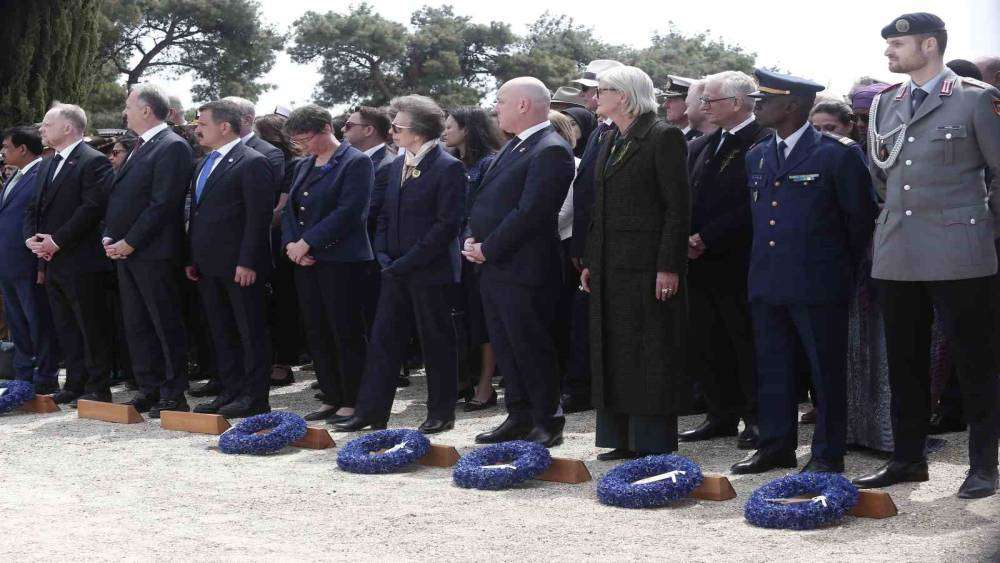 Çanakkale Kara Savaşları’nın yıl dönümünde Fransız ve İngiliz anıtlarında tören düzenlendi
