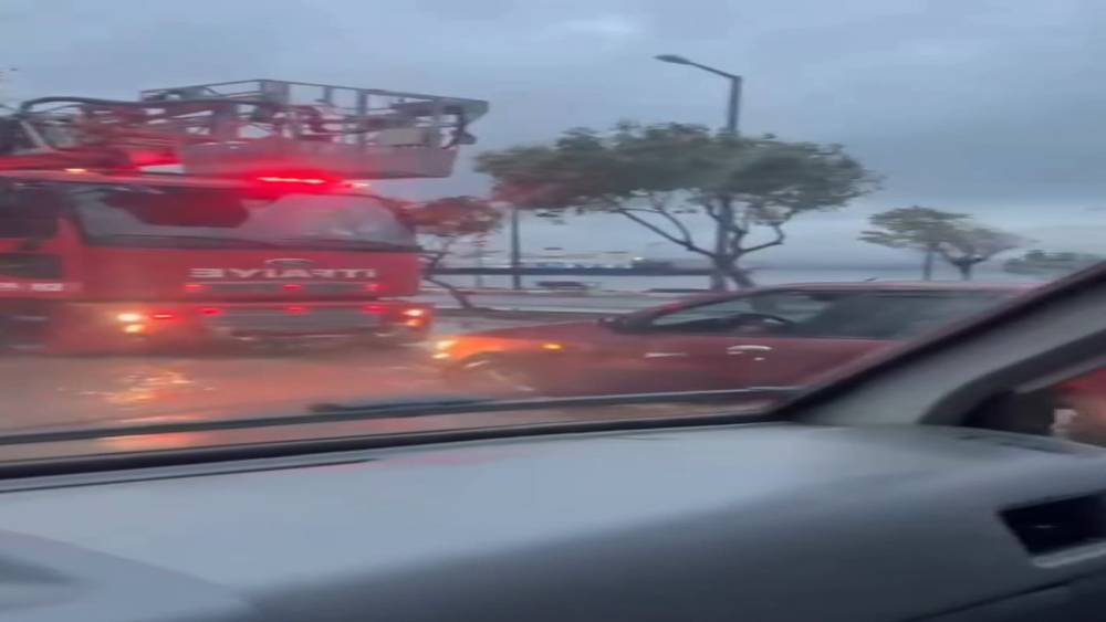 Lapseki’de cadde ve sokaklar göle döndü
