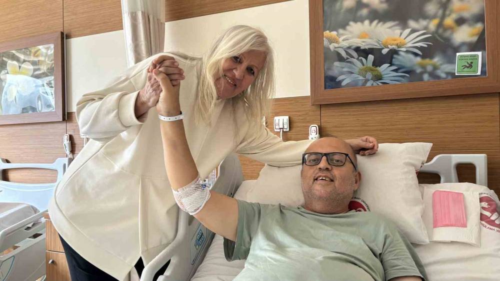 &Ccedil;anakkale&rsquo;de anneden oğluna b&ouml;brek nakli
