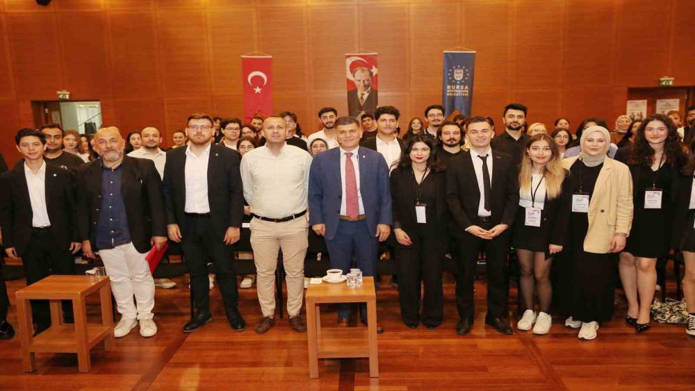 Doç. Dr. Ergül Halisçelik’ten gençlerle "sürdürülebilirlik" üzerine sohbet
