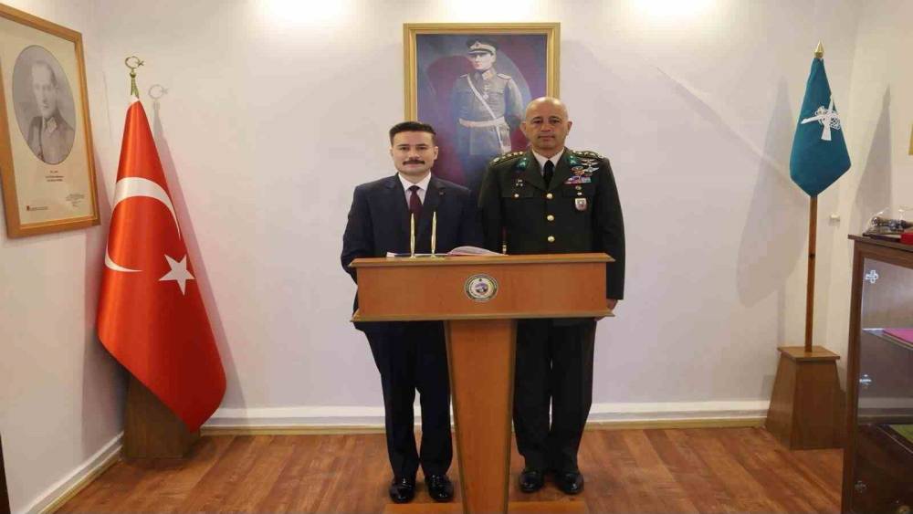 Kaymakam Acar&rsquo;dan 5. Komando Tugay Komutanlığına ziyaret
