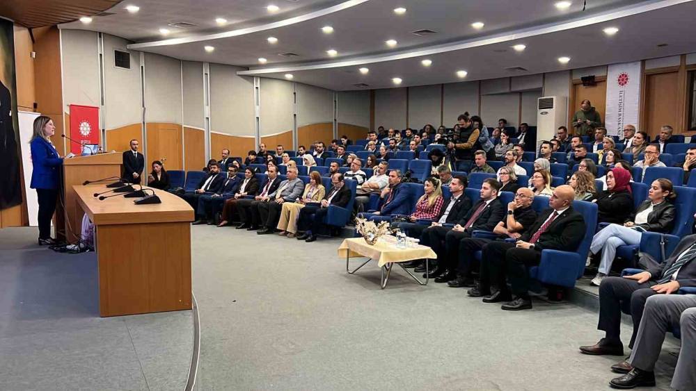 &Ccedil;anakkale&rsquo;de İletişim Y&uuml;zyılı: G&uuml;&ccedil;l&uuml; İletişim, Etkin Kamu B&ouml;lge M&uuml;d&uuml;rl&uuml;kleri Eğitimleri başladı
