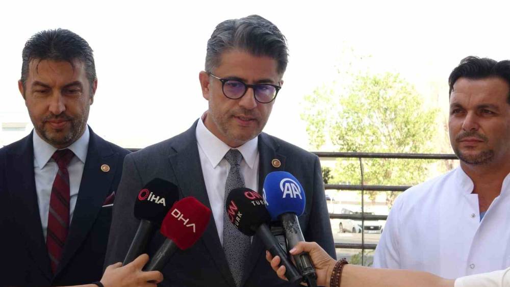 Rekt&ouml;r Prof. Dr. C&uuml;neyt Erenoğlu: Genel sağlık durumu gayet iyi. Ş&uuml;k&uuml;rler olsun. Hatta espri yapıyor gayet iyi bir şekilde
