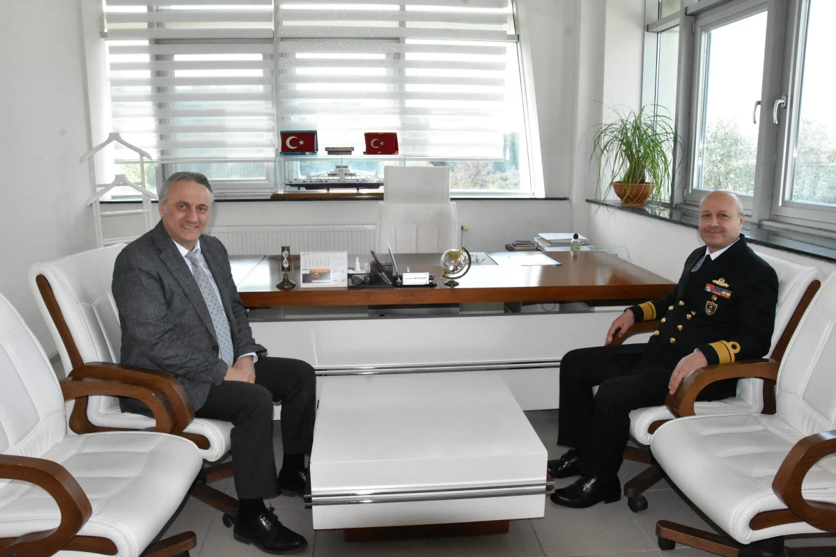 Boğaz Komutanı Bi&ccedil;en&rsquo;den, Y&uuml;r&uuml;k&ccedil;&uuml;&rsquo;ye ziyaret