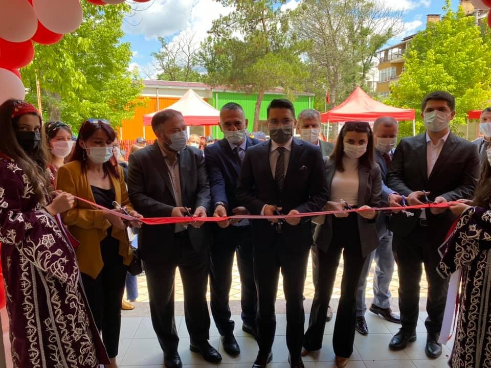 Çanakkale Yenice Halk Eğitimi Merkezi yıl sonu sergisi açıldı
