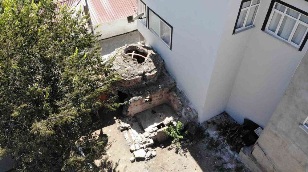 Çanakkale Biga'da 350 Yıllık Osmanlı Hamamı Keşfedildi