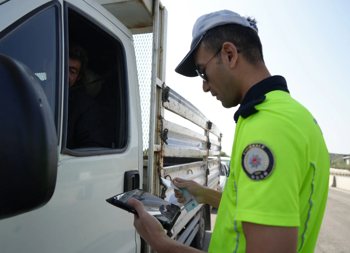 Çanakkale'de emniyetten bayram mesaisi