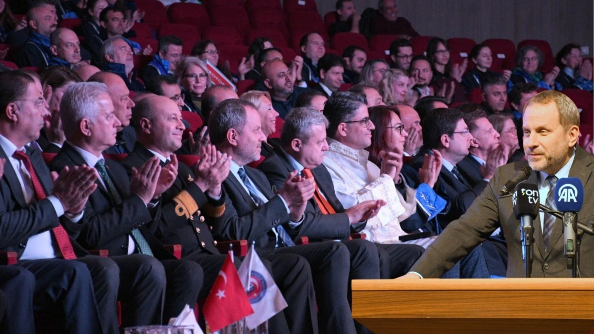 ÇOMÜ'nün açılış dersini Osman Okyay verdi