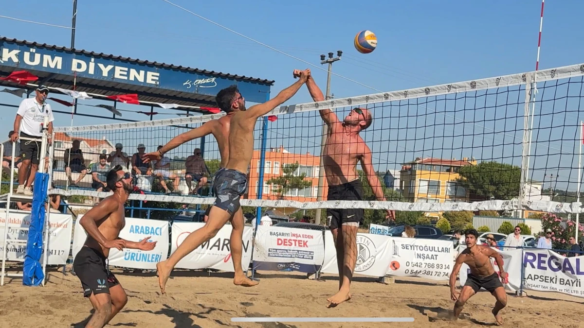 Lapseki Belediyesi  plaj voleybolu turnuvası nefes kesti