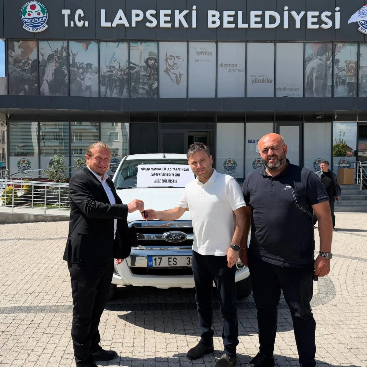 TÜMAD Madencilik’ten Lapseki Belediyesi’ne araç desteği