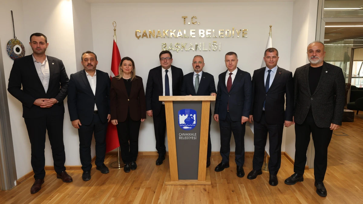 Turan, &Ccedil;anakkale Belediyesini ziyaret etti